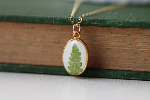 Mini Fern Oval Necklace in Gold